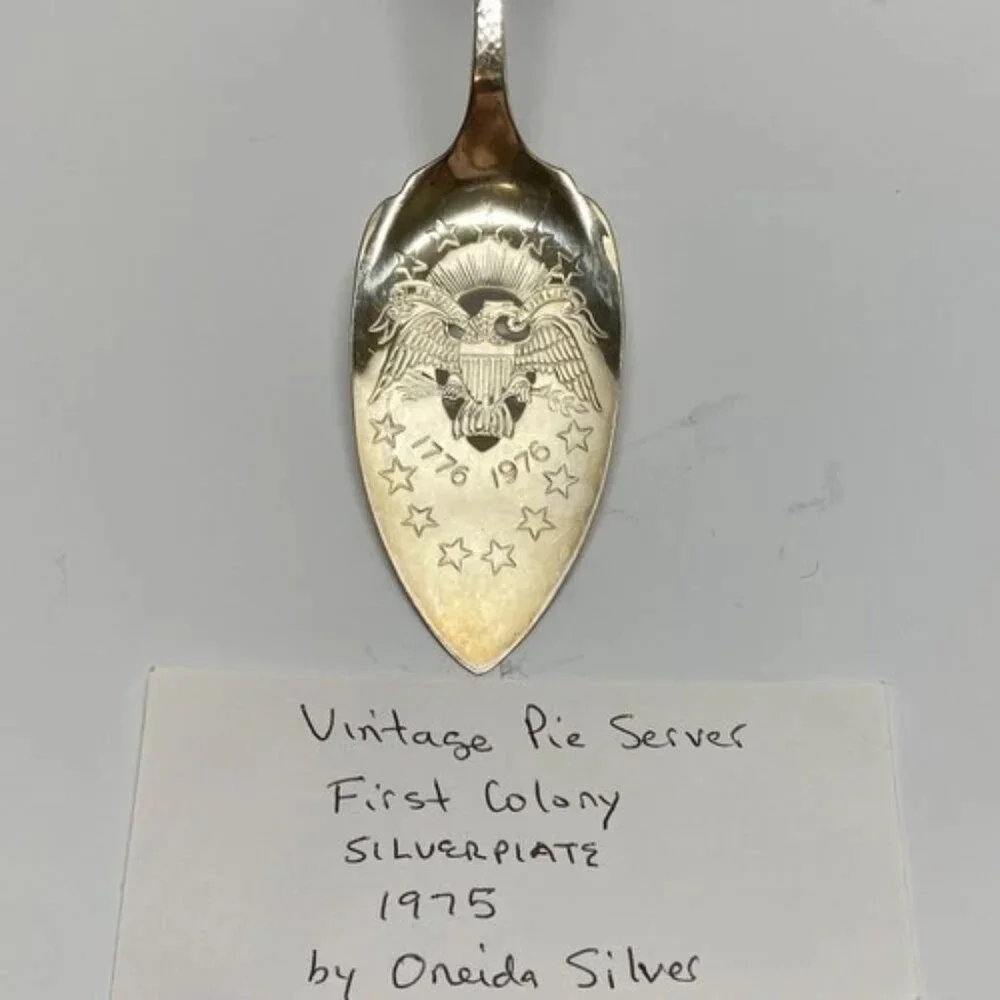 Vintage Pie Server‎ First Colony 1776-1976 Oneida Ltd 1881 Rogers Silver-plate
